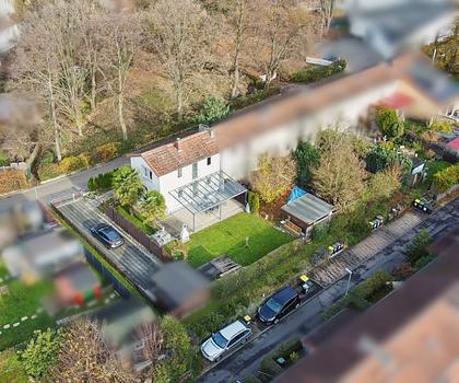 *Erbbaurecht* Attraktives Reihenendhaus mit Garten in ruhiger Lage am Frankfurter Berg