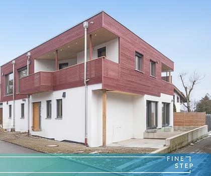 Wenn Architektur Wärme ausstrahlt: Leben im echten Massivholzhaus am Waldrand