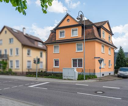 Historisches MFH mit 3 Wohnungen, Bauplatz & Top-Modernisierung – starke Kapitalanlage