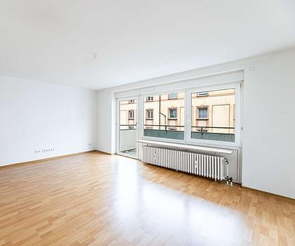 HEGERICH: Leerstehende, top moderne 2-Zimmer-Wohnung mit Balkon...