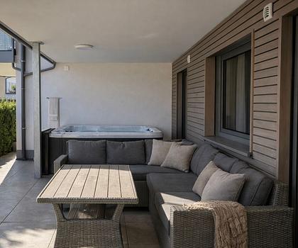 Exklusive 2-Zimmer-Gartenwohnung mit Terrasse & hochwertiger Küche in ruhiger Lage in Eggelsberg