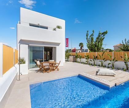 Eckvilla direkt am Meer und am Golfplatz