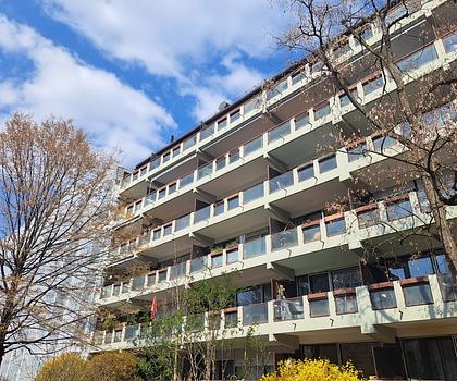 Helle 3-Zimmer-Wohnung in der obersten Etage in Neuhausen
am Olympiapark-Süd