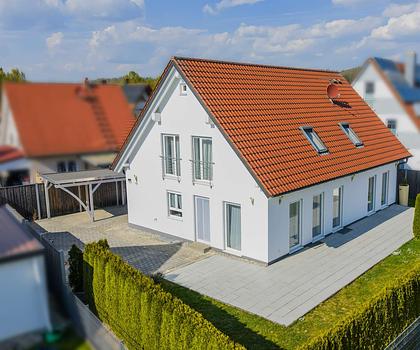 Münchner Umland: Für höchste Ansprüche – Traumhaftes EFH mit Einliegerwhg. in Friedberg-Rinnenthal