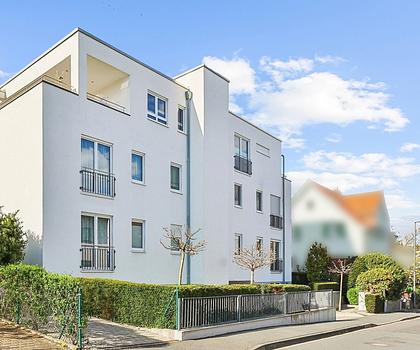 ++Moderne 4-Zimmer-Wohnung mit zwei Bädern, Terrasse & eigenem Garten++