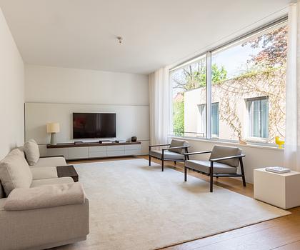 Urban Living in Schwabing: Stylische 3-Zimmer-Wohnung mit Design-Ausstattung