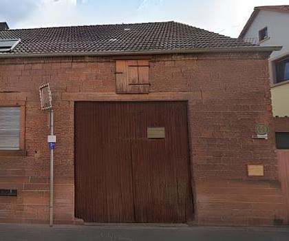 Großes Einfamilienhaus auf 1.500 m² Grundstück mit Scheune & attraktivem Entwicklungspotenzial