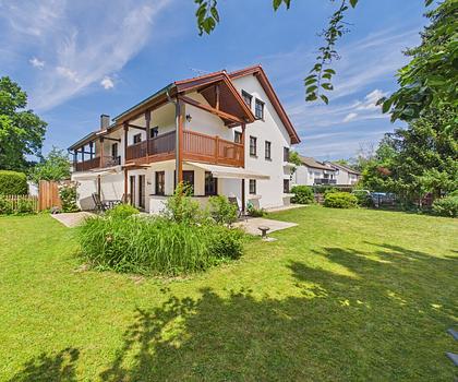Viel Platz für die ganze Familie
– großzügige Doppelhaushälfte mit traumhaftem Garten